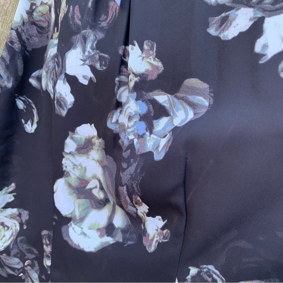 VIOLET + CLAIRE dark floral sleeveless round neck top office date night dressy - Picture 8 of 12